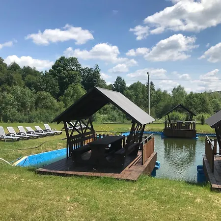 - відпочинковий комплекс у карпатах