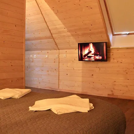 - відпочинковий комплекс у карпатах * Bilychi